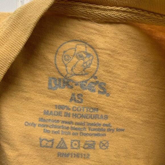 Buc ees T-Shirt Greetings From Georgia Logo Yellow Size Adult Small Unisex Tee - Picture 5 of 5